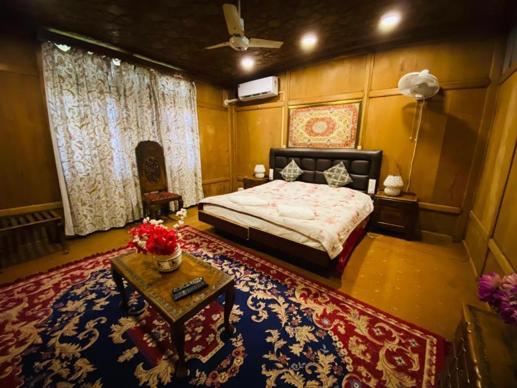 Shabnam Group Of Houseboats Hotel Srinagar  Luaran gambar