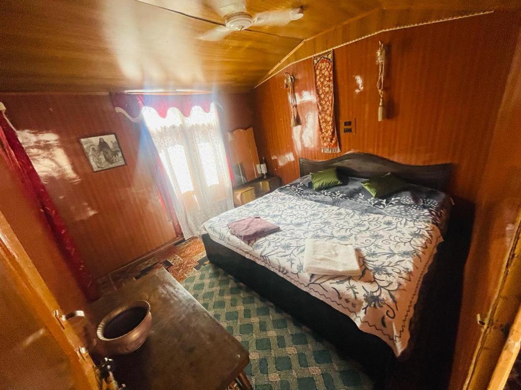 Shabnam Group Of Houseboats Hotel Srinagar  Luaran gambar