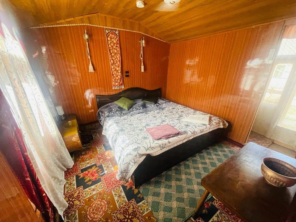 Shabnam Group Of Houseboats Hotel Srinagar  Luaran gambar